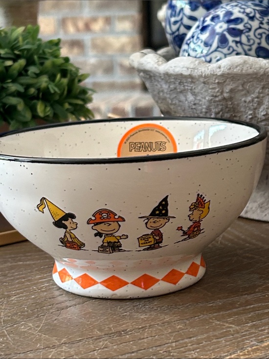 Peanuts Other - NEW! Rae Dunn Peanuts Halloween Trick-or-Treat Ceramic Candy Bowl